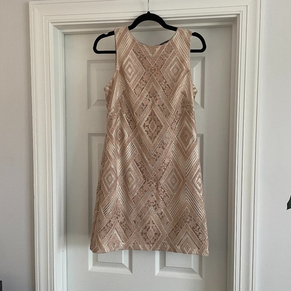 Vince Camuto | Romantic Sheath Dress